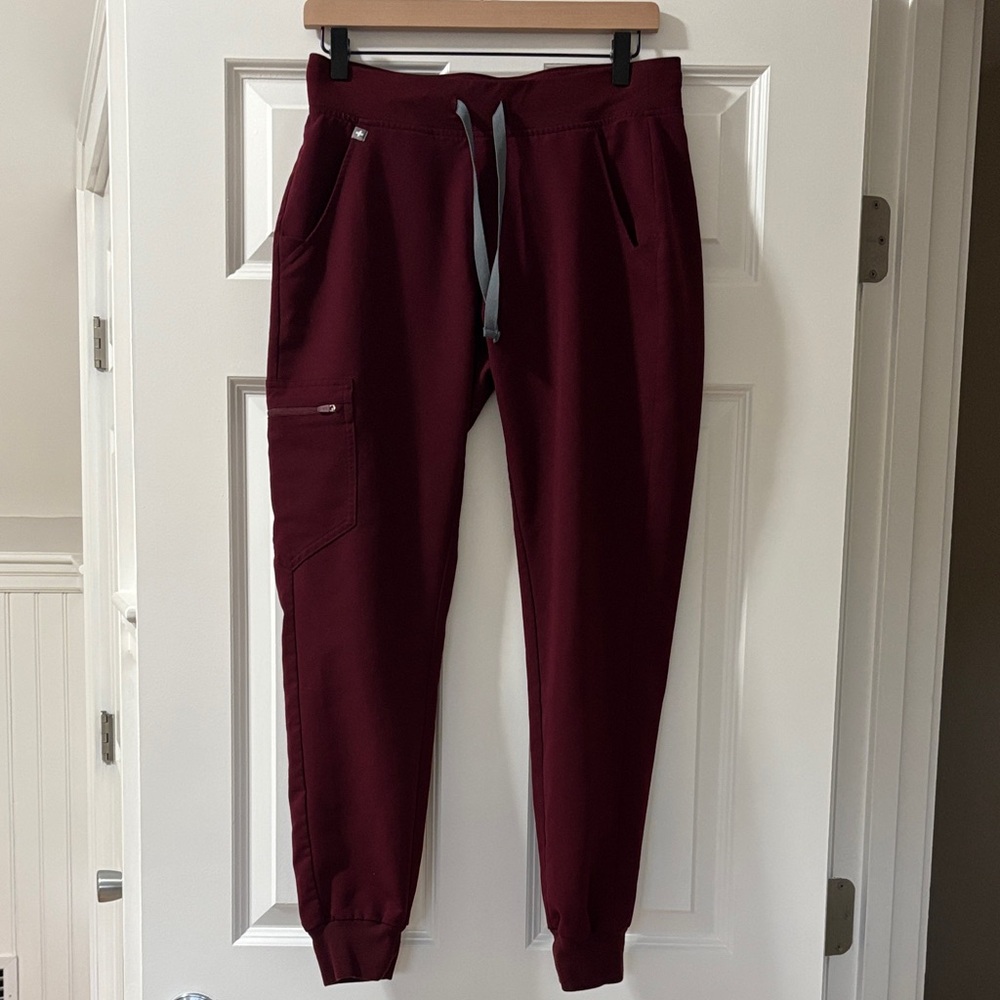 Figs Women’s Burgundy Zamora Jogger Scrubs